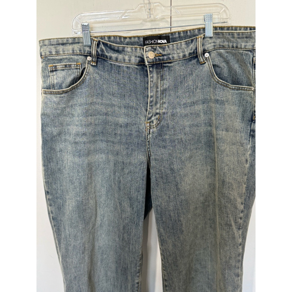 Women's Fashion Nova Jeans Size 20 light Blue Denim acid wash 5 pocket zip fly - Picture 1 of 11